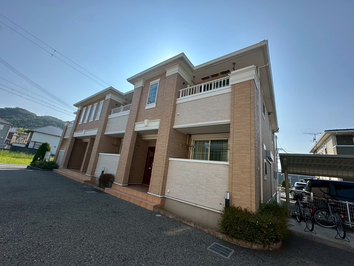 アン・グランジェの物件外観写真