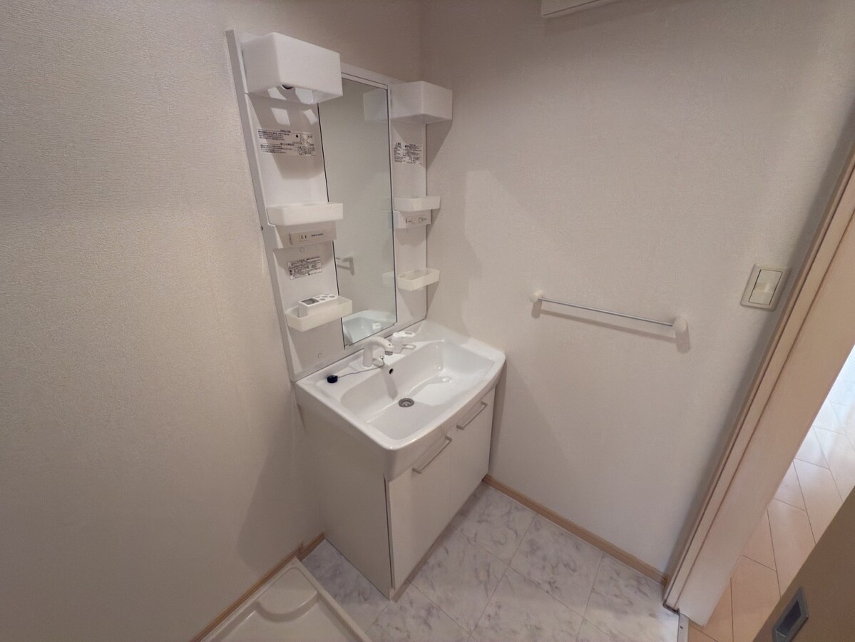 リジュール南条の物件内観写真