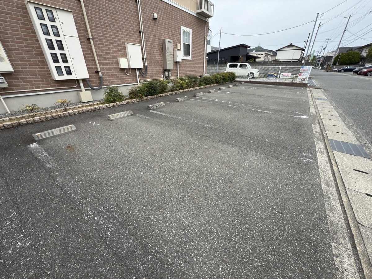 リジュール南条の物件外観写真