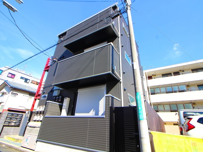 ラージフィールドの物件外観写真