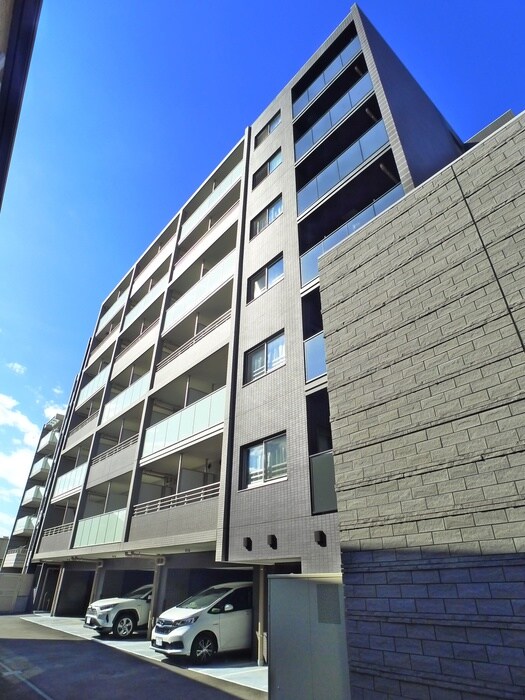 コンフォリア西新井の物件外観写真