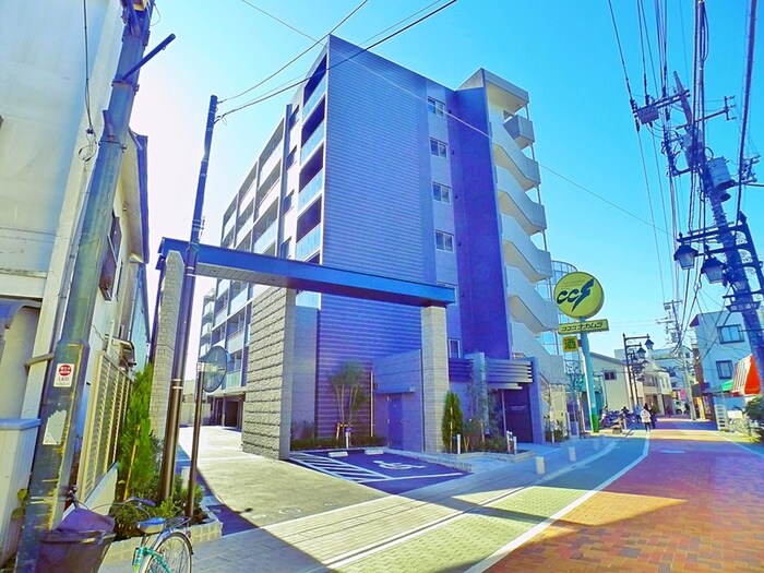 コンフォリア西新井の物件外観写真