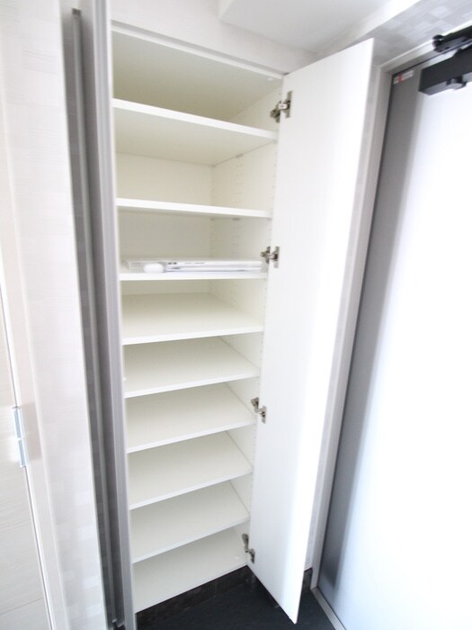 コンフォリア西新井の物件内観写真