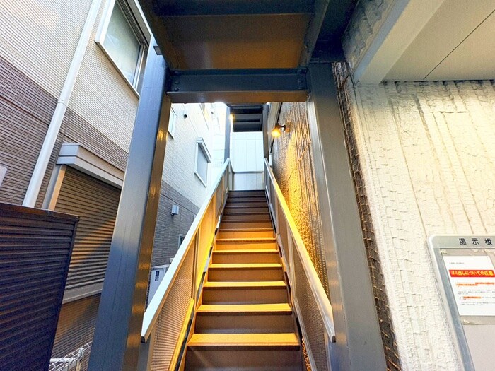 アメニティ三軒茶屋の物件外観写真