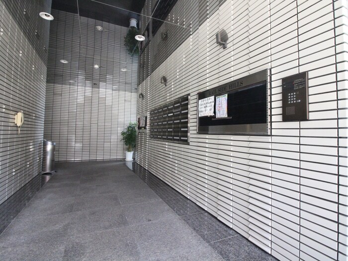 レ－ルサイドヒルズの物件外観写真