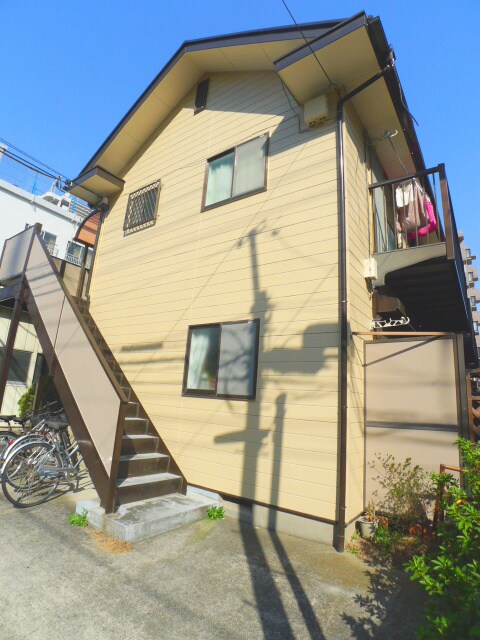 山口ハイツＢ棟の物件外観写真