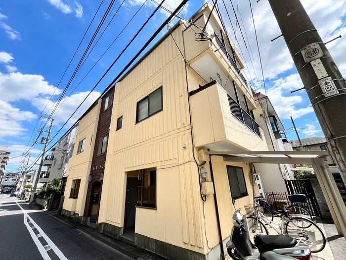 カ－サアリスの物件外観写真