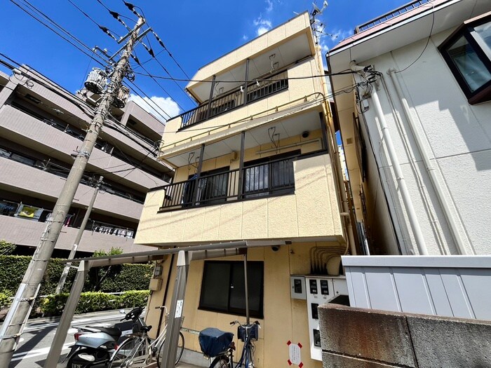 カ－サアリスの物件外観写真