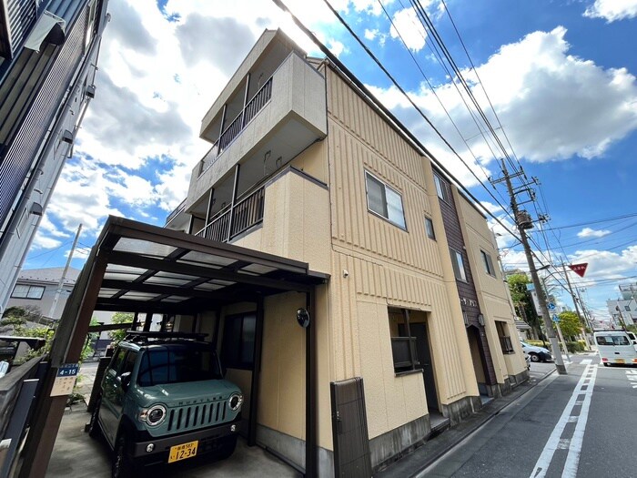 カ－サアリスの物件外観写真