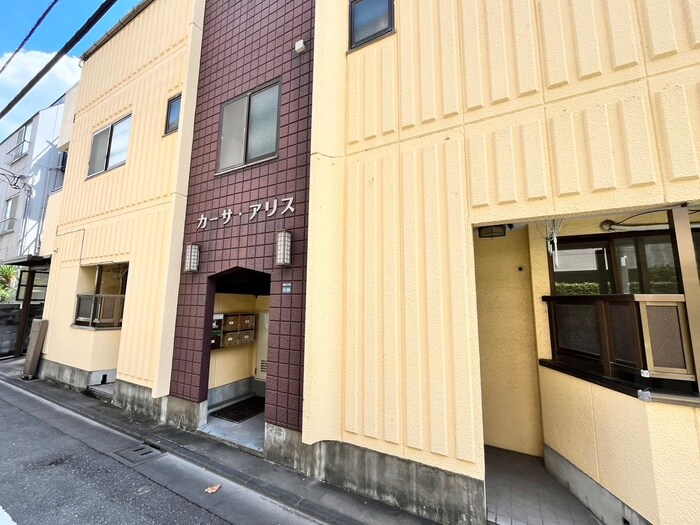 カ－サアリスの物件外観写真