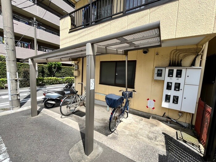 カ－サアリスの物件外観写真