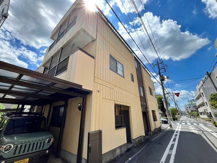 カ－サアリスの物件外観写真