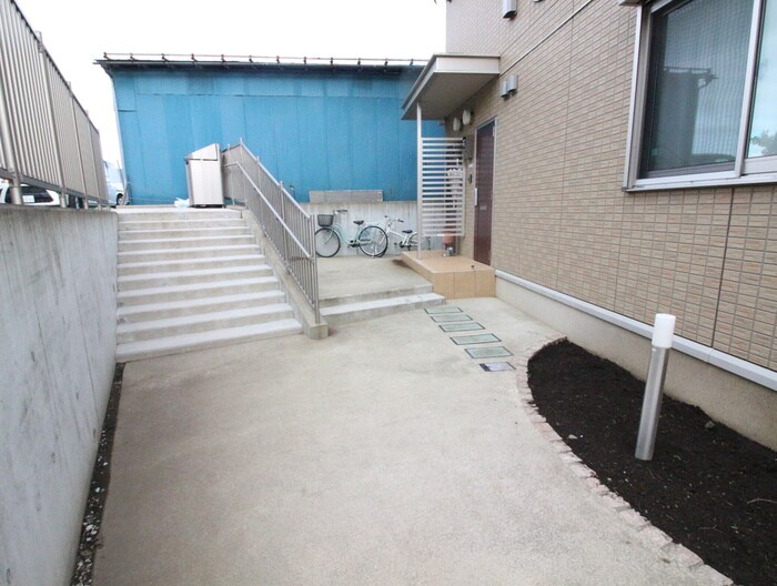 スプリングヒルズの物件外観写真