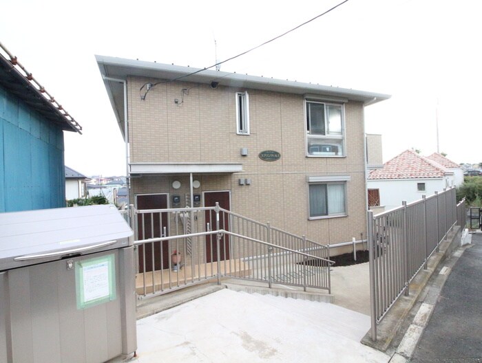 スプリングヒルズの物件外観写真