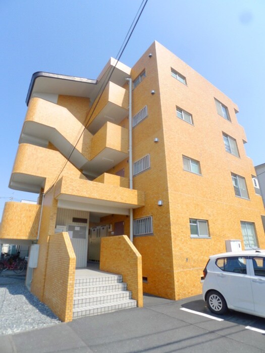 メナーフジの物件外観写真