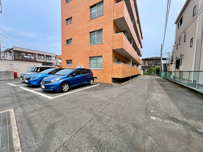 メナーフジの物件外観写真