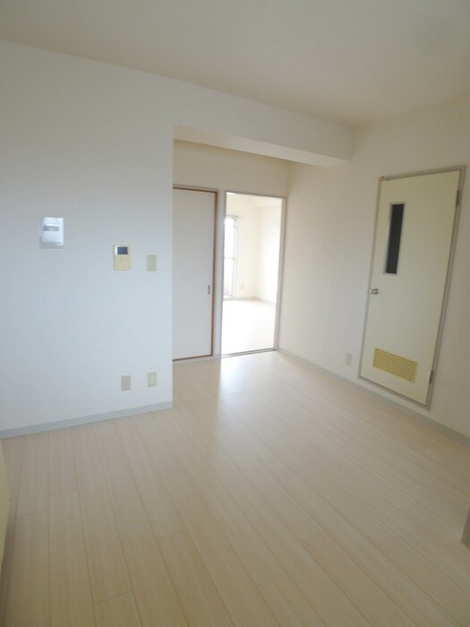 メナーフジの物件内観写真