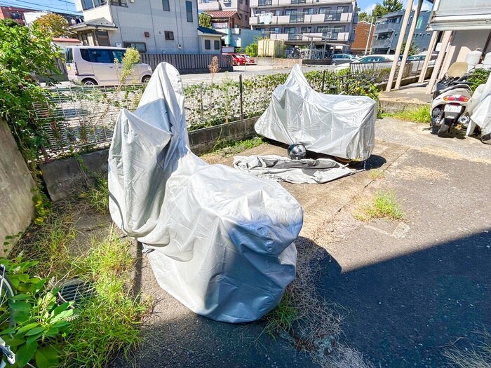 ロイヤルドーム１３０２の物件外観写真