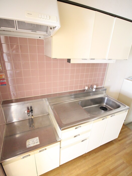 ロイヤルドーム１３０２の物件内観写真