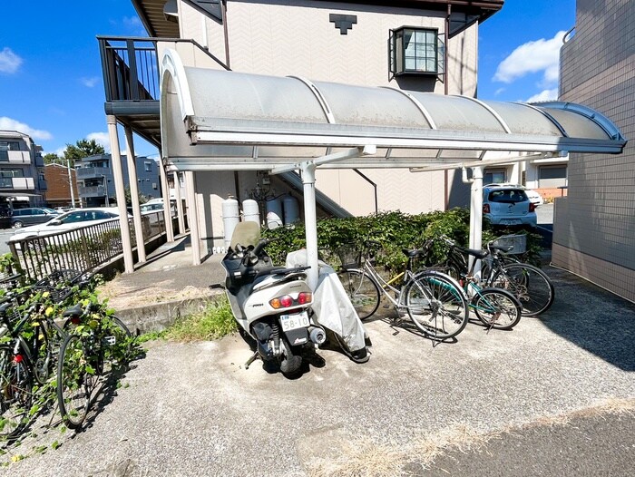 ロイヤルドーム１３０２の物件外観写真