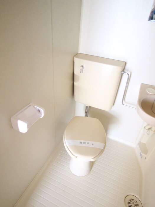 ロイヤルドーム１３０２の物件内観写真