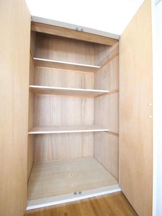 ロイヤルドーム１３０２の物件内観写真