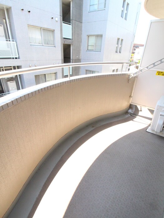 ロイヤルドーム１３０２の物件内観写真