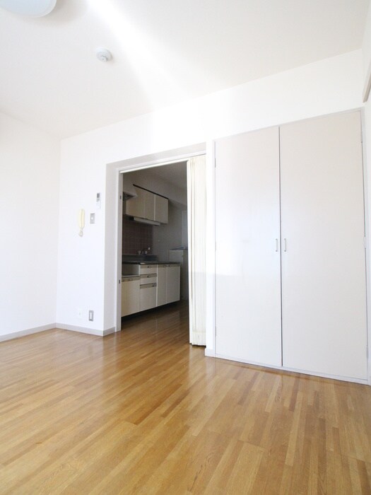 ロイヤルドーム１３０２の物件内観写真