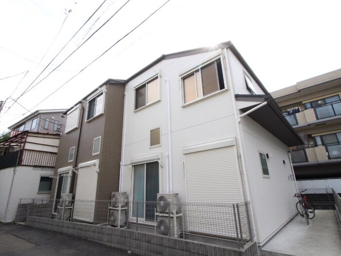 アザーレ調布の物件外観写真