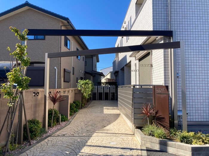 フィカーサの物件外観写真