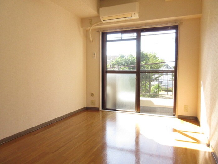 ファミ－ルＡの物件内観写真