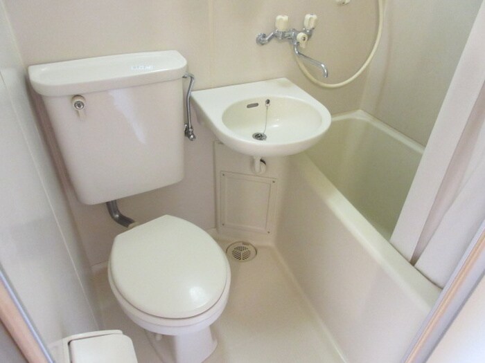 ファミ－ルＡの物件内観写真