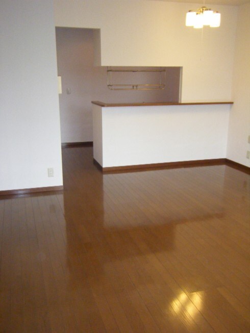 ルミエ－ル泉の物件内観写真