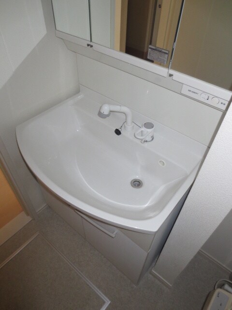 ヴェリナ・フォ－の物件内観写真