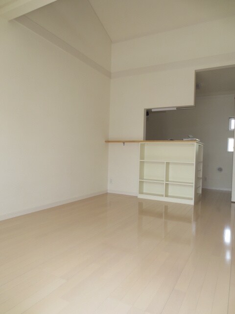 ヴェリナ・フォ－の物件内観写真