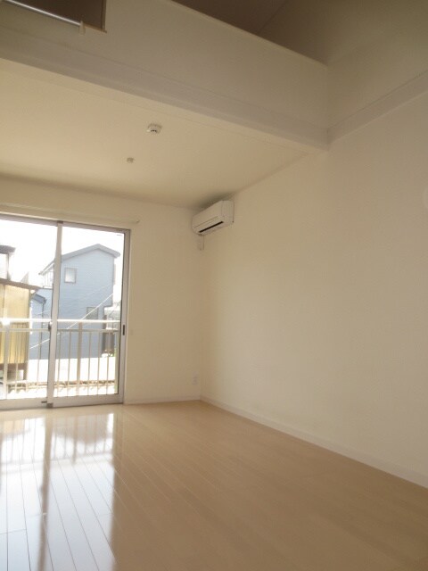 ヴェリナ・フォ－の物件内観写真