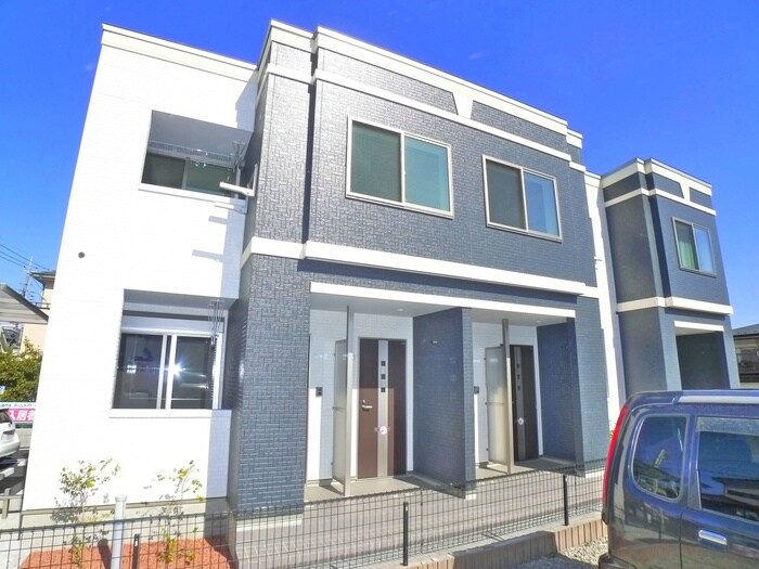 パル・クレシアの物件外観写真