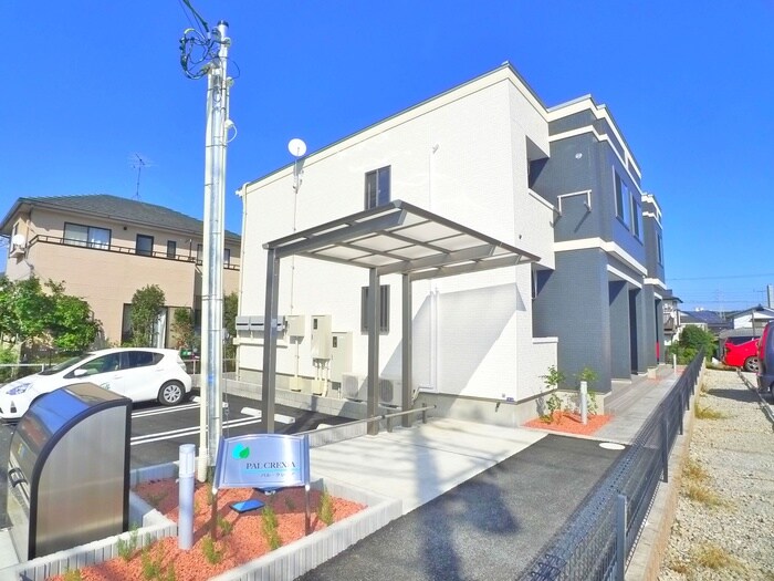 パル・クレシアの物件外観写真