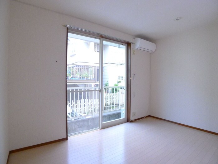 ビーブタウン高田の物件内観写真