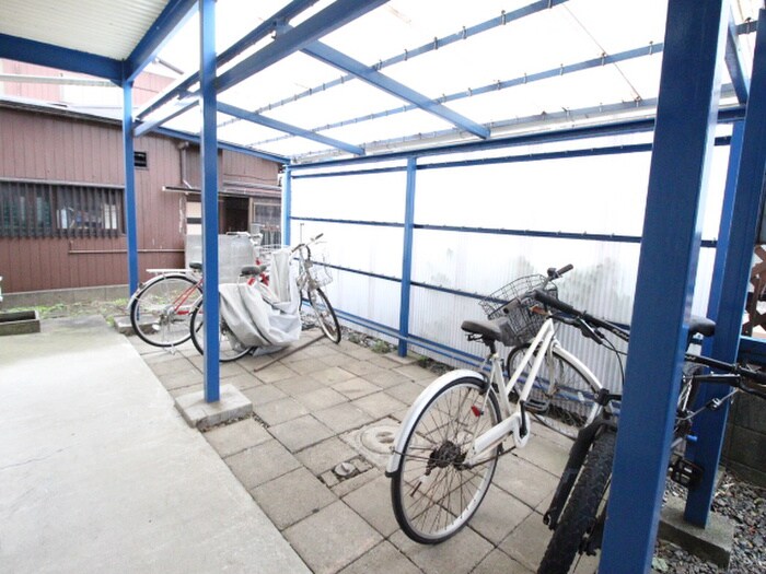 パールハウス是政の物件外観写真