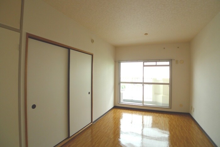 信栄マンションの物件内観写真