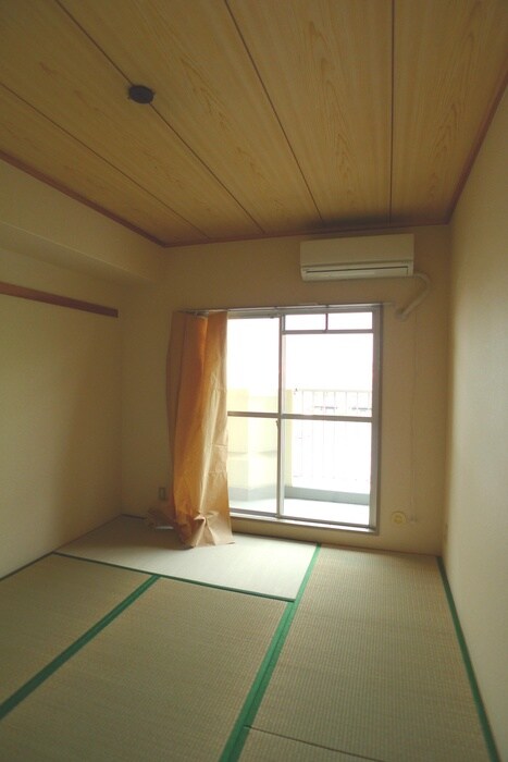 信栄マンションの物件内観写真