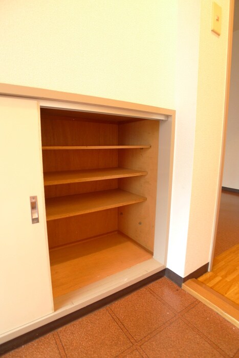 信栄マンションの物件内観写真