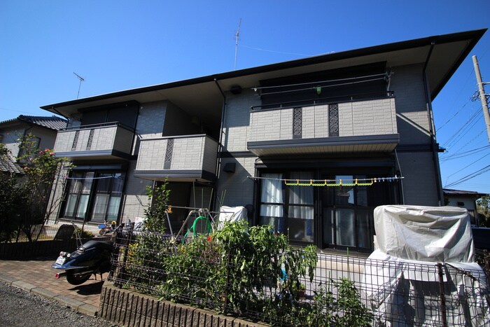 クイーンズコートの物件外観写真