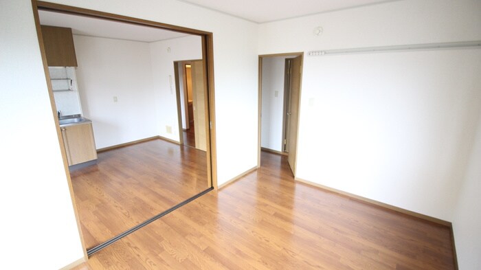 クイーンズコートの物件内観写真