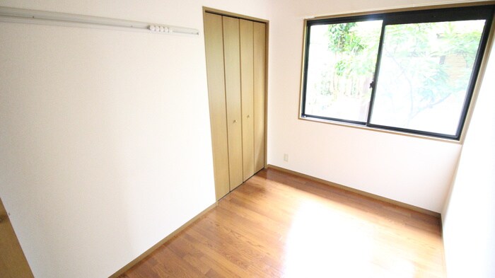 クイーンズコートの物件内観写真