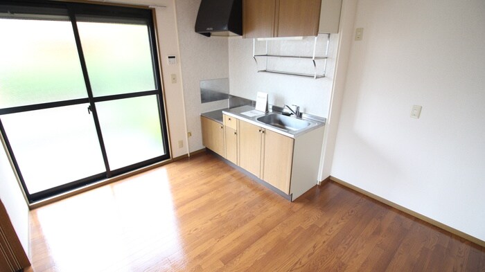 クイーンズコートの物件内観写真