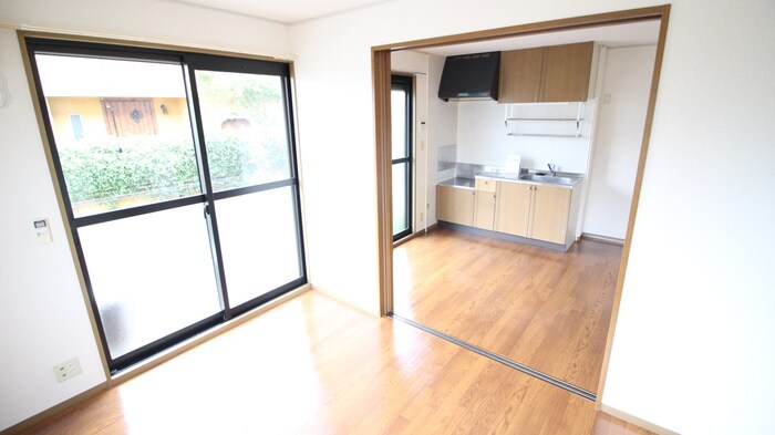 クイーンズコートの物件内観写真