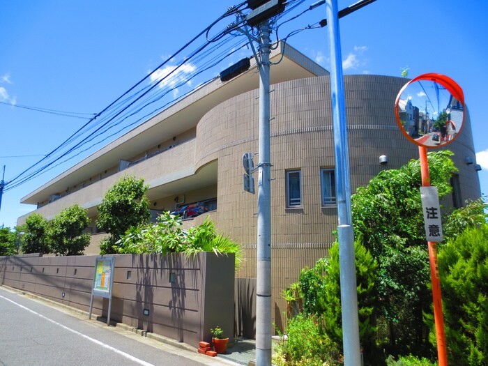 ガ－デン目黒南の物件外観写真