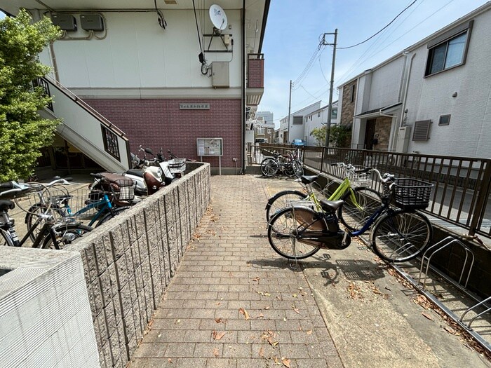 フォレストハウスの物件外観写真